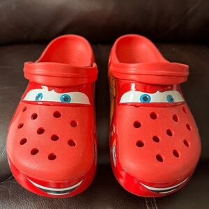Lightning Mcqueen crocs